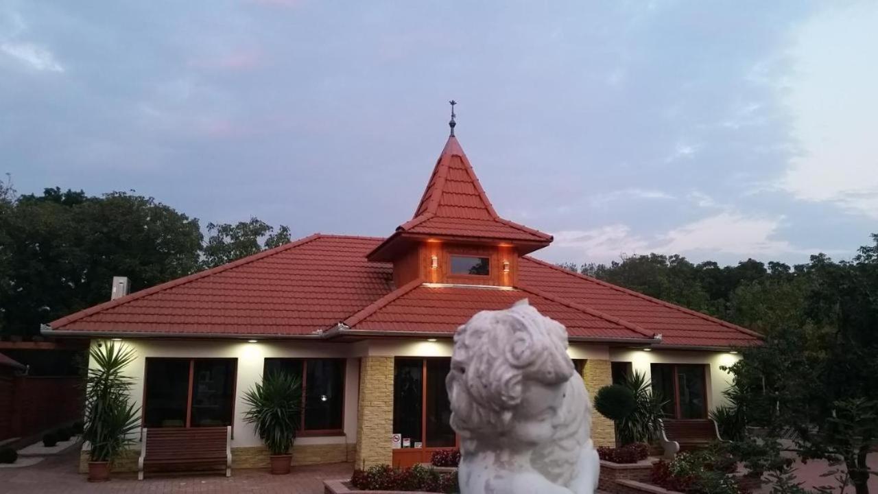 Bornemisza Kuria Wellness Resort Tiszabecs Exterior photo